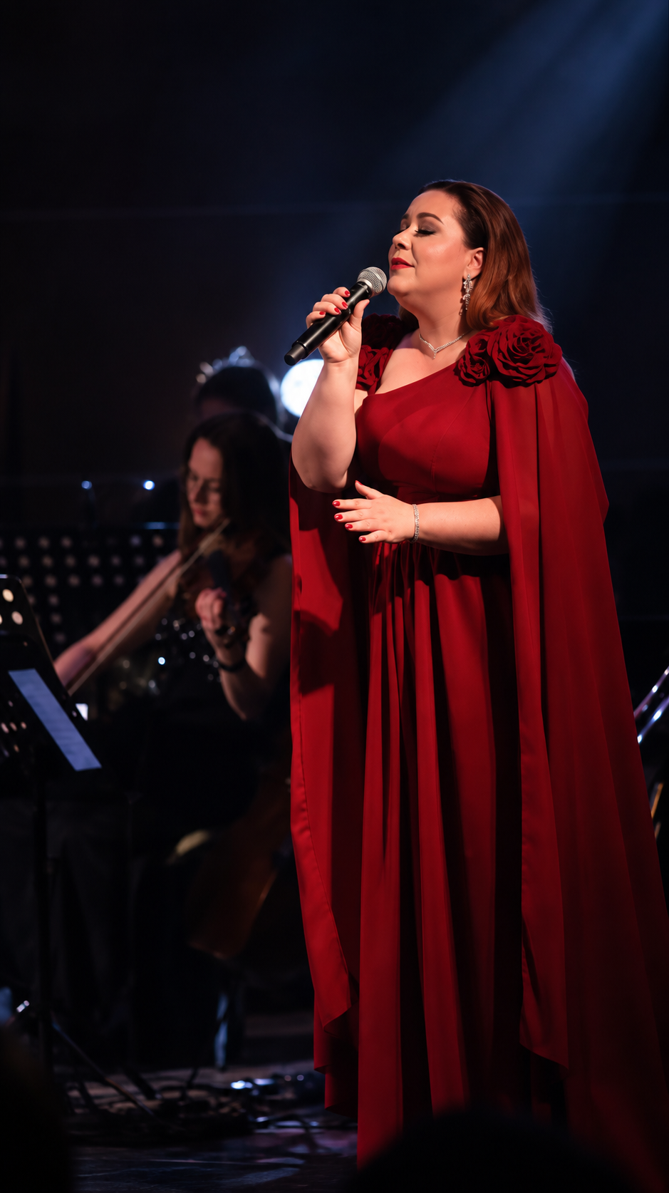 Mezzosopranistka Karolina Jopek na scenie