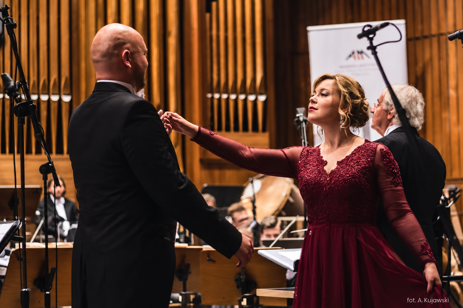 Koncert karnawałowy w Filharmonii Pomorskiej w Bydgoszczy Karolina i Michał Jopek